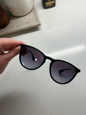 Ray-Ban Women's Black Frame Sunglasses with Gradient Gray Lenses